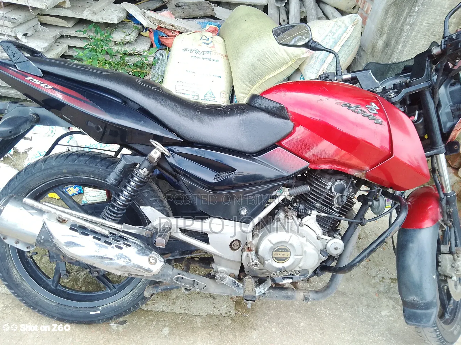 বাজাজ পালসার ১৫০ ২০১২ লাল