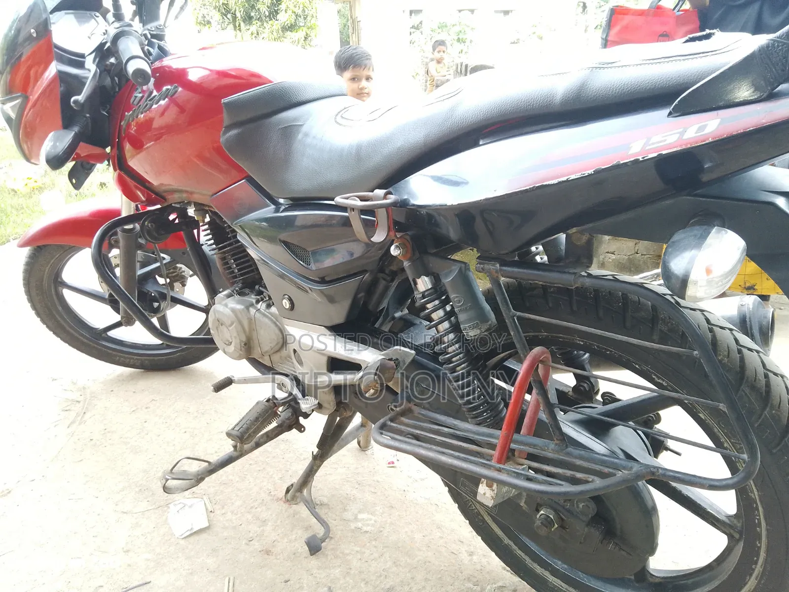 বাজাজ পালসার ১৫০ ২০১২ লাল