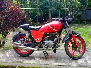 দায়েং ডিওয়াই১২৫-৫২ ২০০২ লাল
