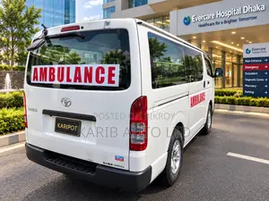 Toyota HiAce 2021 White