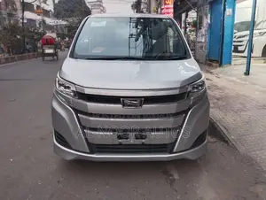 টয়োটা নোয়া ২.০ এফডব্লিউডি (৮ সিটার) ২০২১ সিলভার