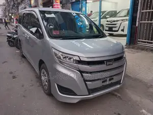 Toyota Noah 2.0 FWD (8 Seater) 2021 Silver
