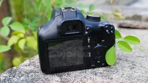 Canon 4000D Camera for sale (No shadow on display)
