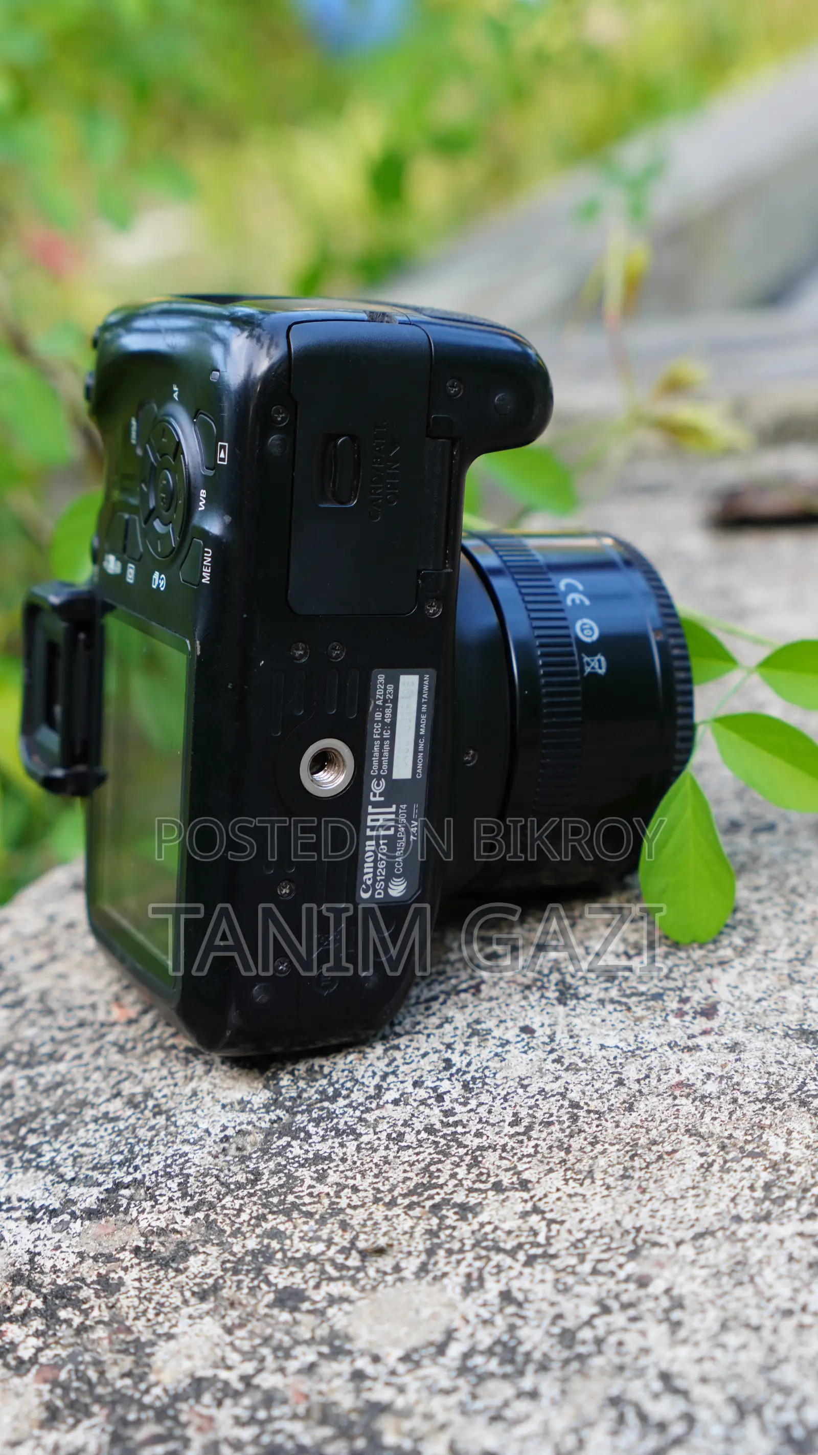 Canon 4000D Camera for sale (No shadow on display)