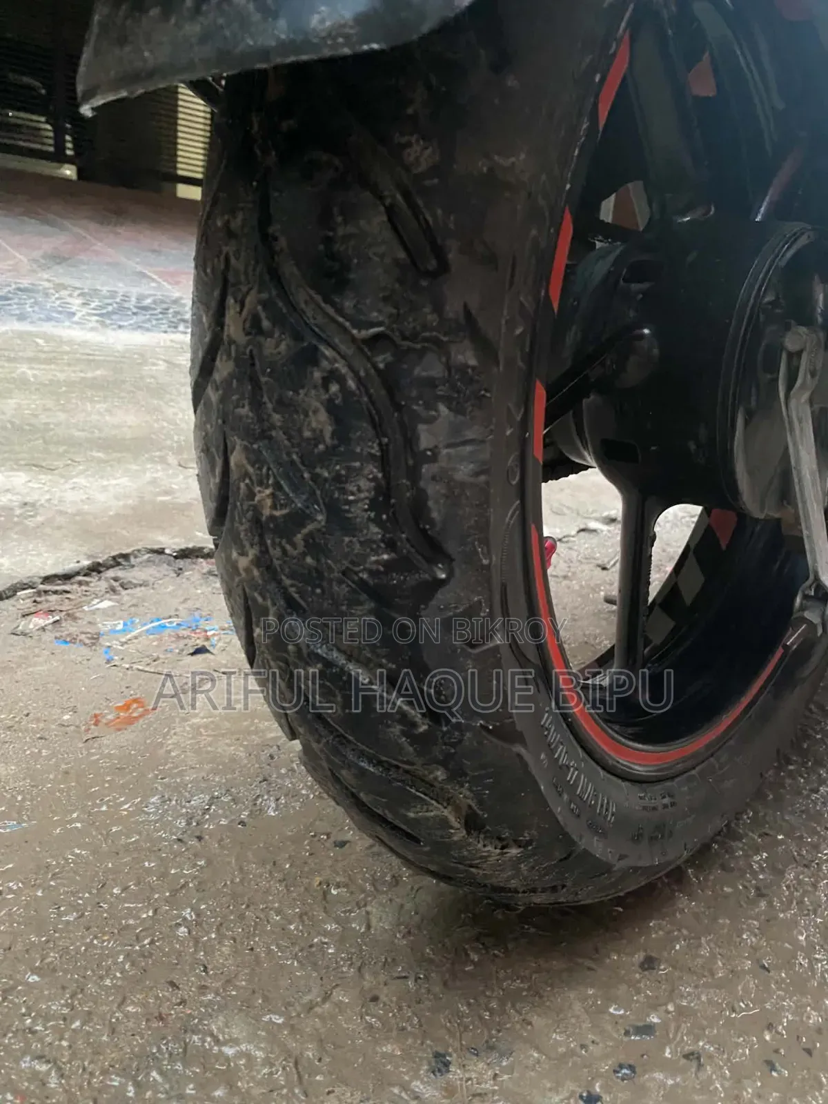 ইয়ামাহা ফেজার এফআই ভি২ ২০২২ লাল