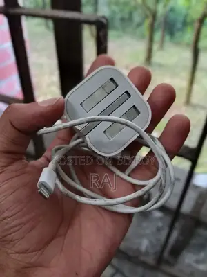 I Phone 20 Watt. Original Charger