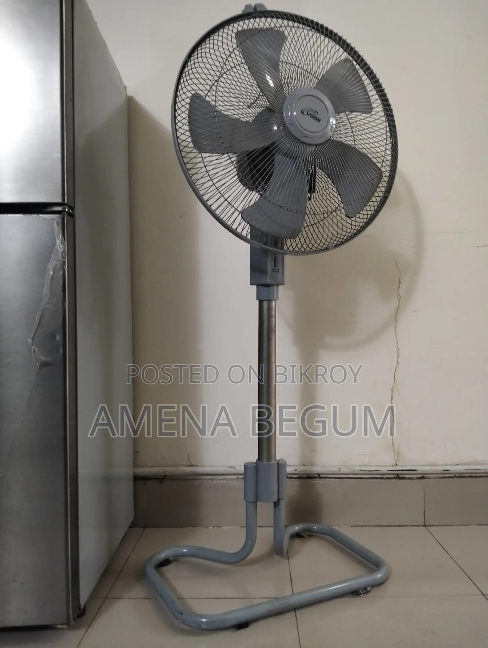 MIRA স্ট্যান্ড ফ্যান (Used কিন্তু ফ্রেশ) এবং SANKA টেবিল ফ্যান
