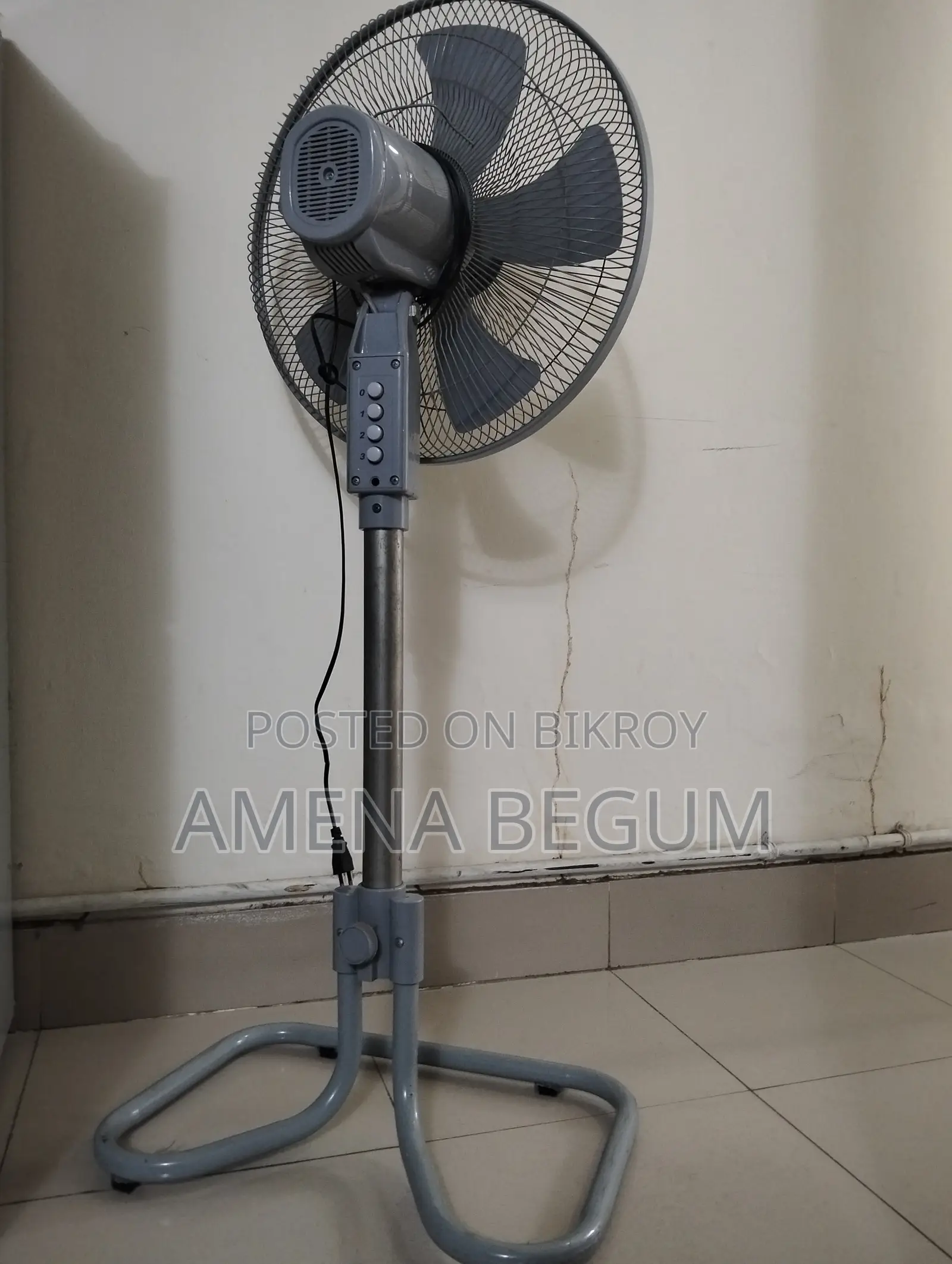 MIRA স্ট্যান্ড ফ্যান (Used কিন্তু ফ্রেশ) এবং SANKA টেবিল ফ্যান