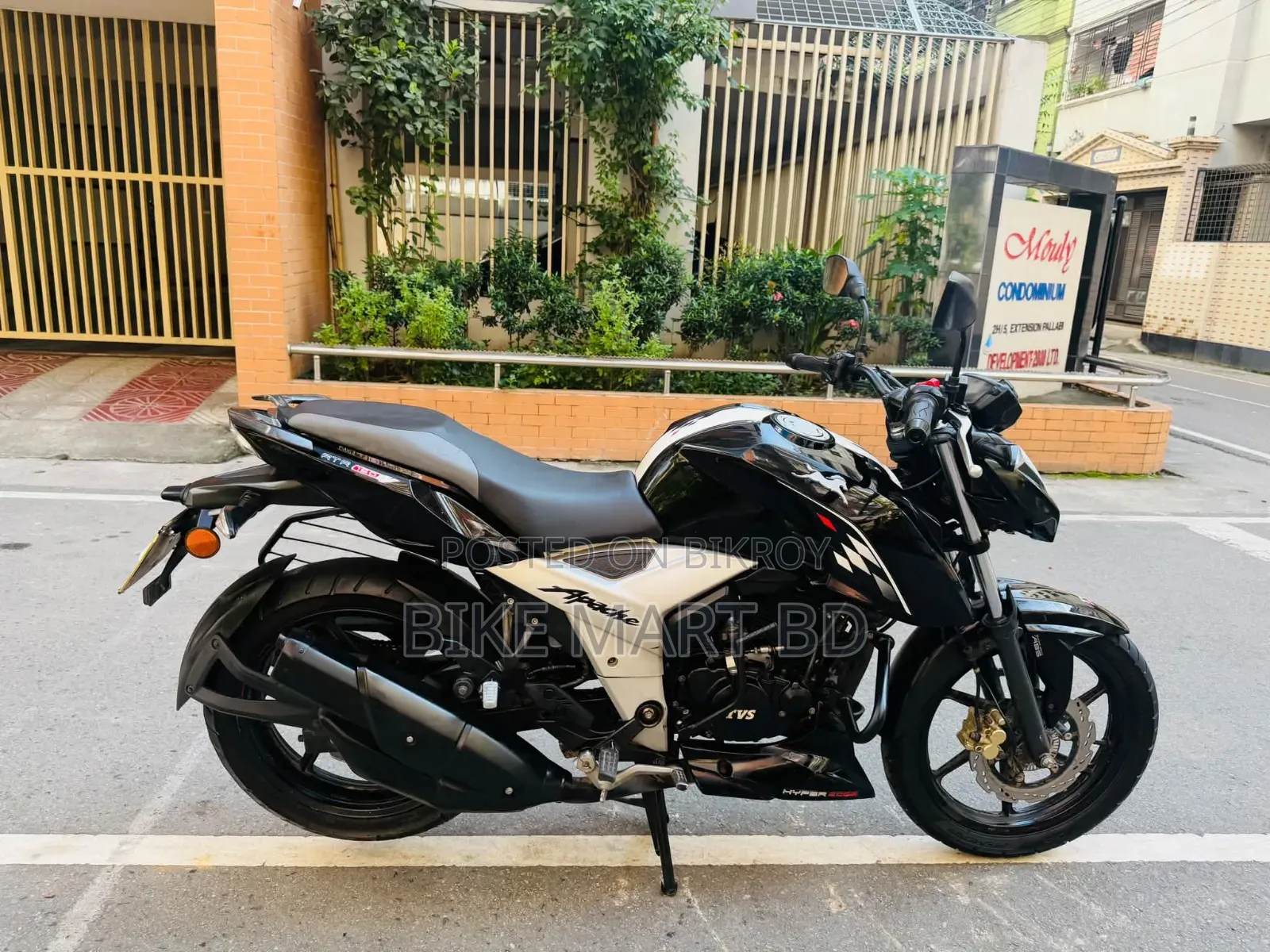 TVS Apache RTR 160 4V 2022 Black