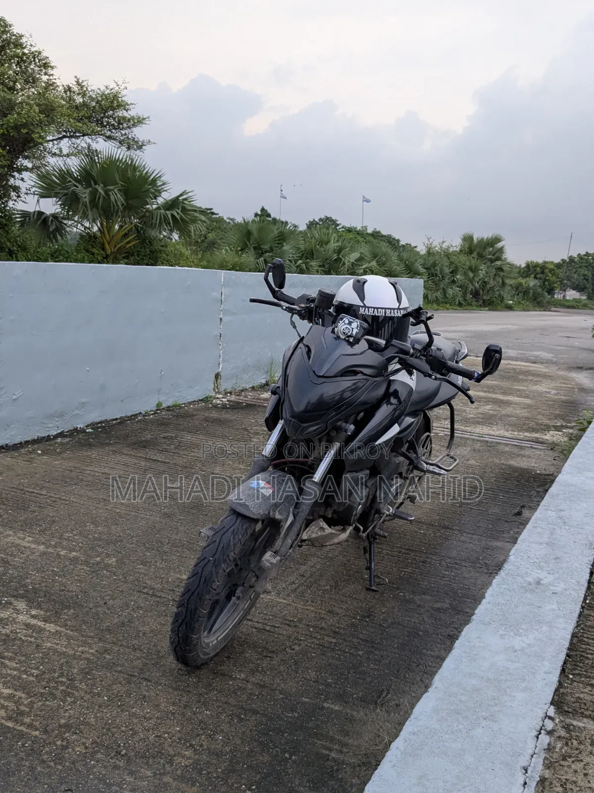 বাজাজ পালসার এনএস ১৬০ ২০১৮ হোয়াইট