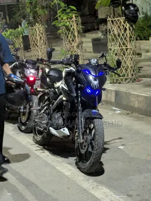 বাজাজ পালসার এনএস ১৬০ ২০১৮ হোয়াইট