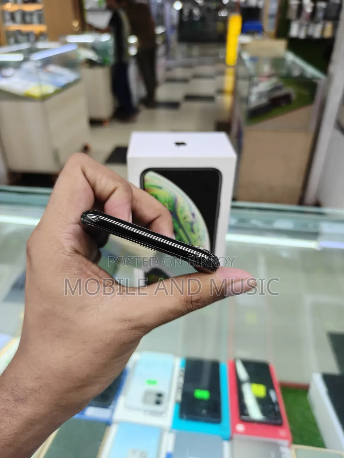 অ্যাপল আইফোন এক্সএস ৬৪ জিবি ব্ল্যাক