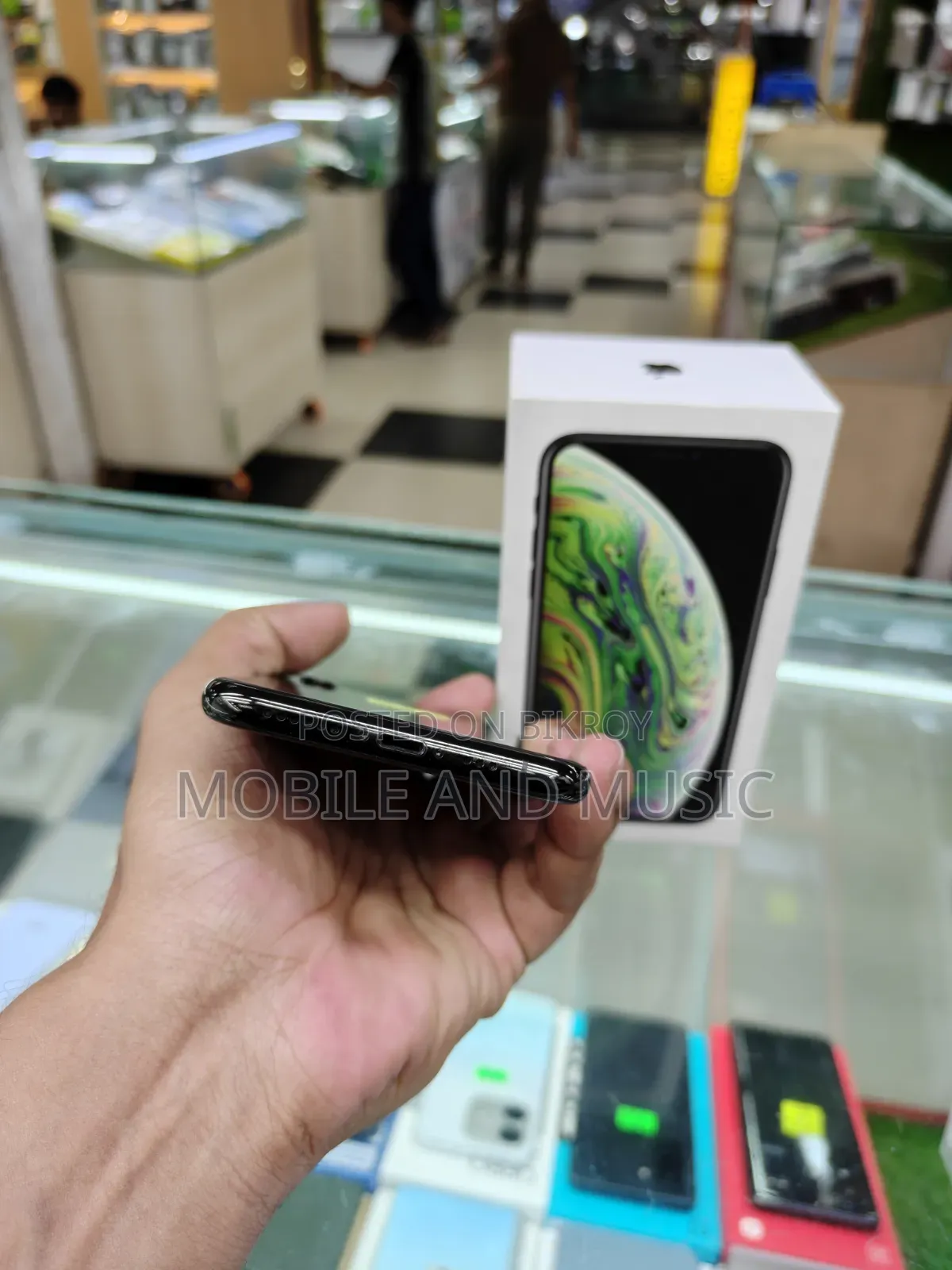 অ্যাপল আইফোন এক্সএস ৬৪ জিবি ব্ল্যাক