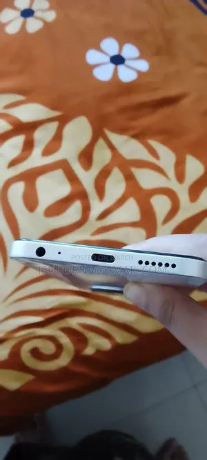 Tecno Spark 30C 128 GB White