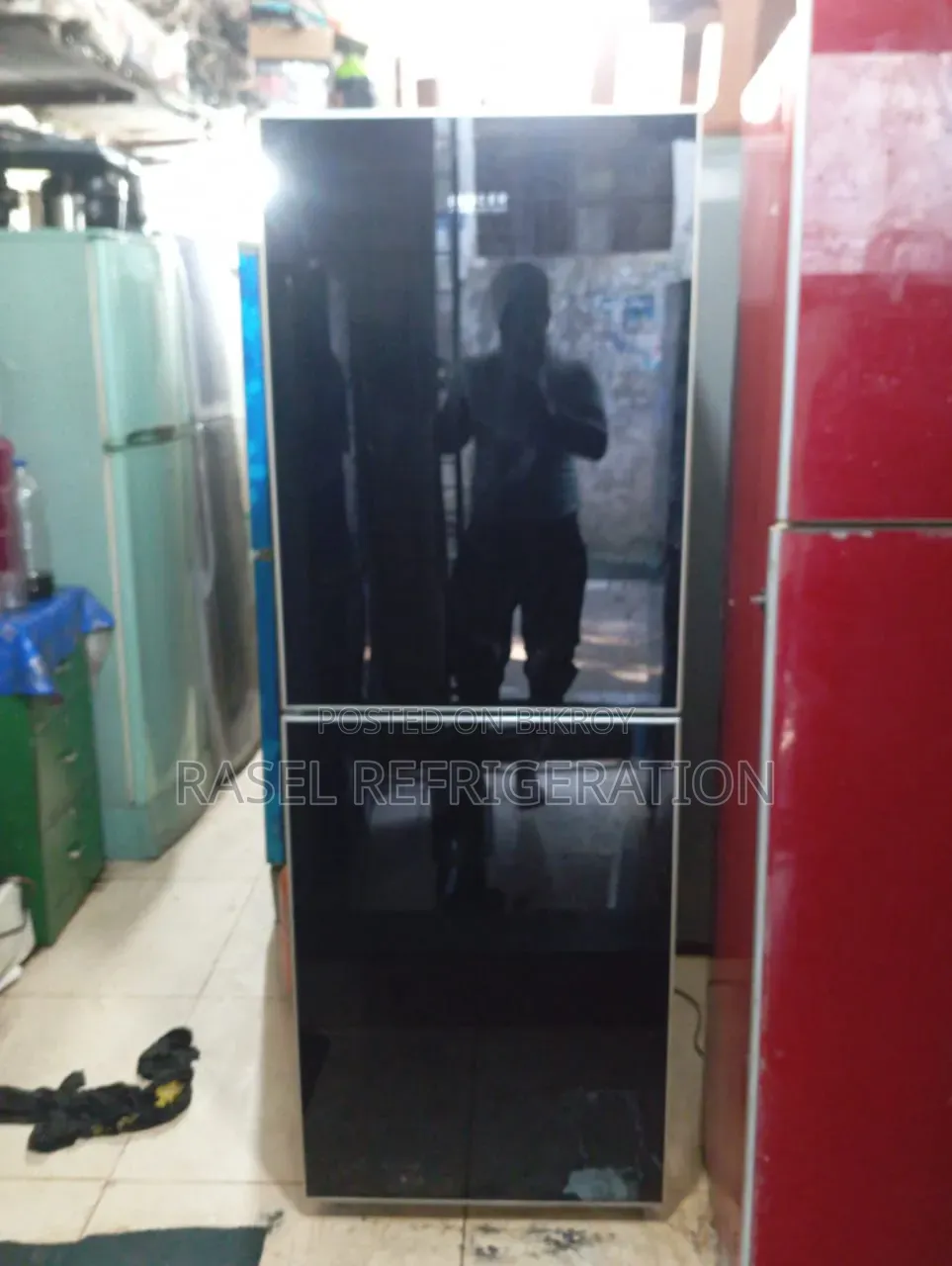 ২৮০ লিটার রানিং সিঙ্গার ফ্রিজ বিক্রি করা হবে।