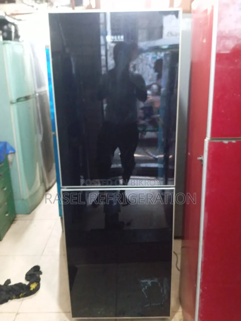 ২৮০ লিটার রানিং সিঙ্গার ফ্রিজ বিক্রি করা হবে।