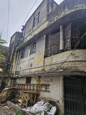 গোড়ান পাকা মসজিদের পাশে ৫.৫ কাঠা জমিতে ৩ তলা পুরাতন বাড়ি বিক্রি হবে