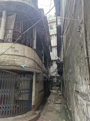 3-story old house on 5.5 katha land beside Goran Paka Mosque for sale