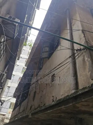 3-story old house on 5.5 katha land beside Goran Paka Mosque for sale
