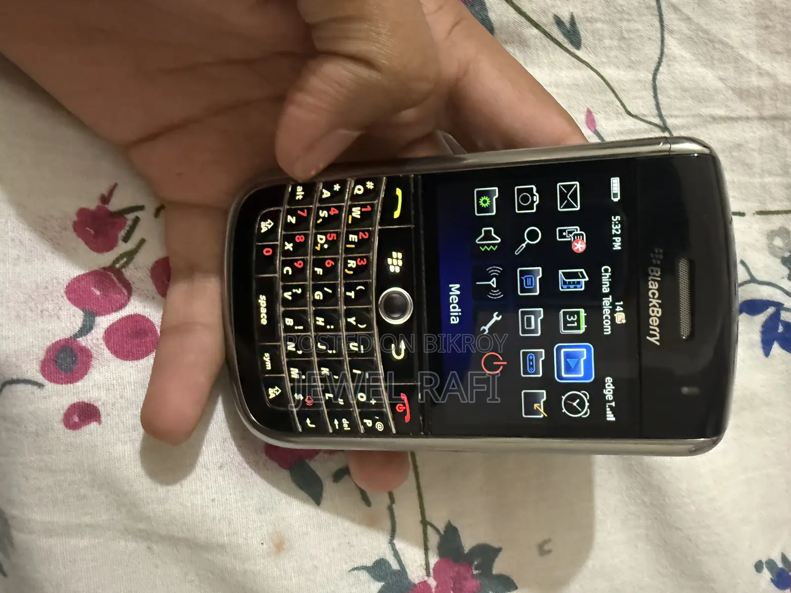 ব্ল্যাকবেরি ট্যুর ৯৬৩০ কালো