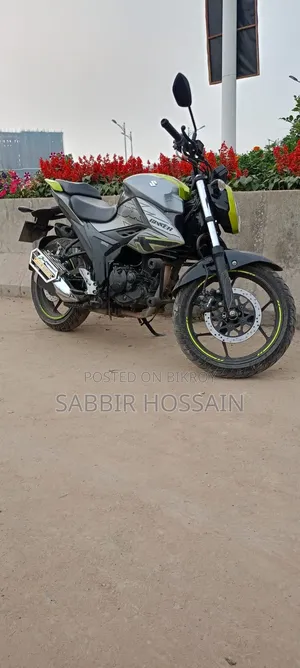 Suzuki Gixxer 2025 Gray