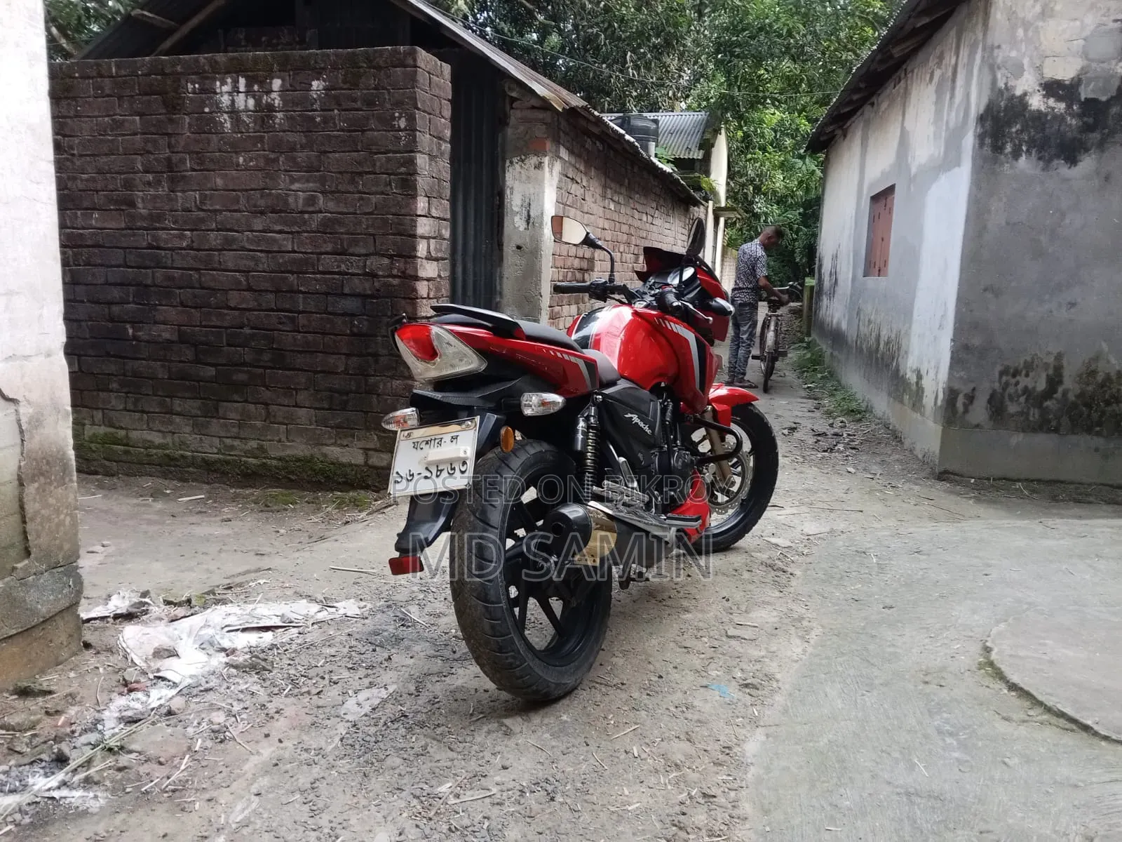 TVS Apache RTR 160 2V 2023 Red