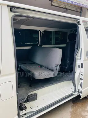 Toyota HiAce 2021 White