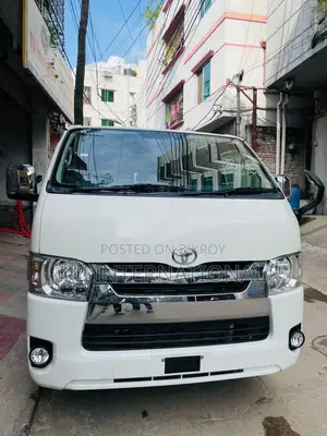 Toyota HiAce 2021 White