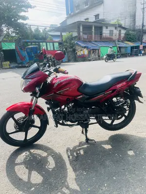 Hero Glamour 2015 Red