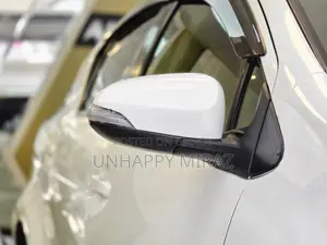 টয়োটা অ্যাকোয়া ২০১৫ হোয়াইট