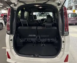 Toyota Noah 2021 Pearl