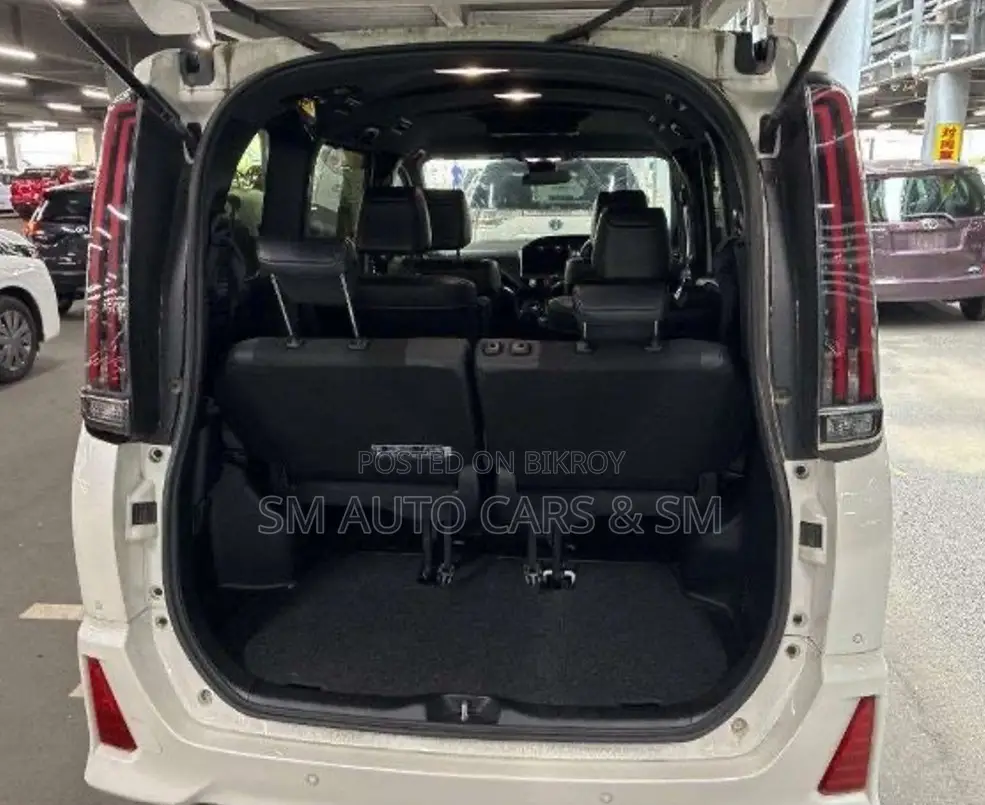 Toyota Noah 2021 Pearl