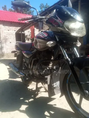 বাজাজ ডিসকভার ১০০ ২০১৩ ব্ল্যাক