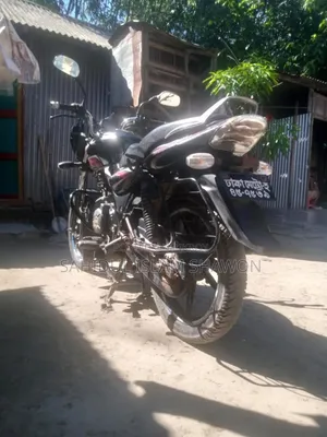 বাজাজ ডিসকভার ১০০ ২০১৩ ব্ল্যাক