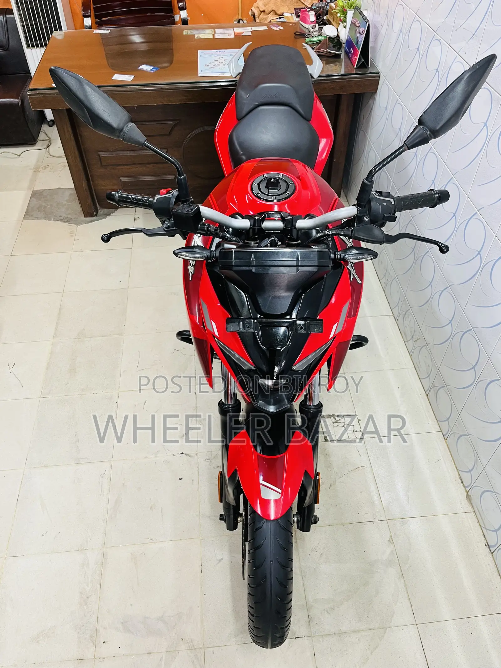 Bajaj Pulsar N250 2023 Red