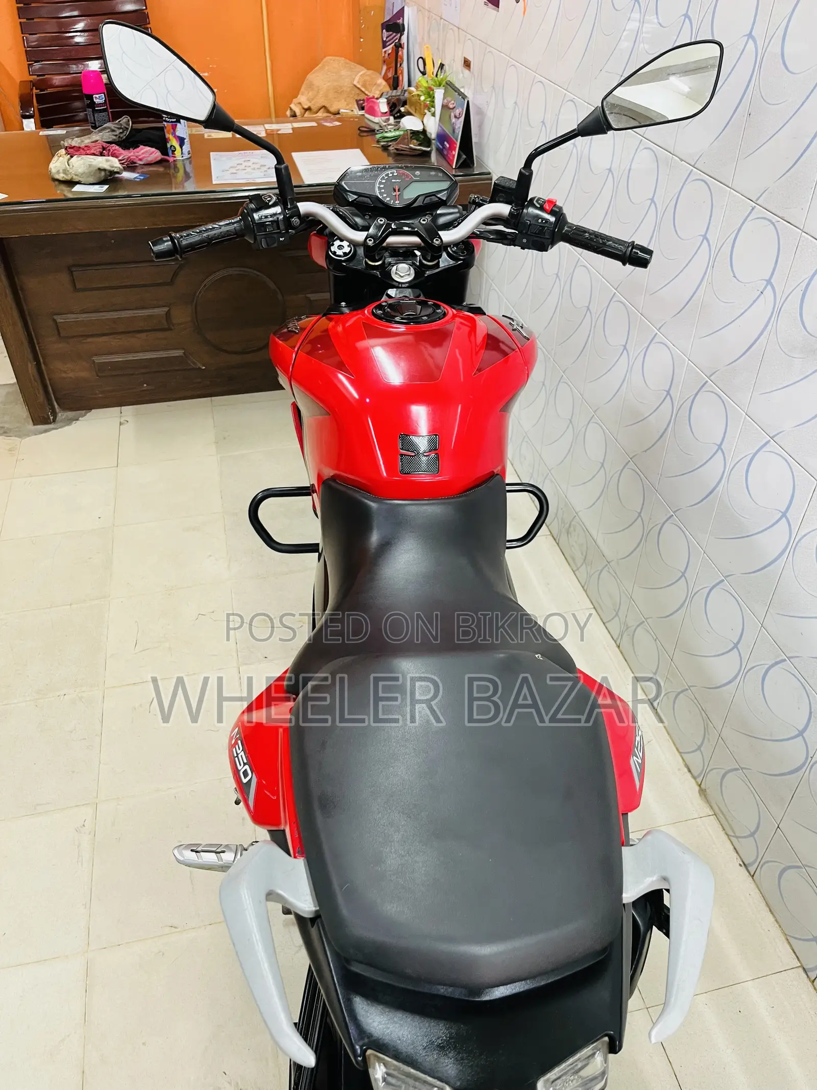 Bajaj Pulsar N250 2023 Red