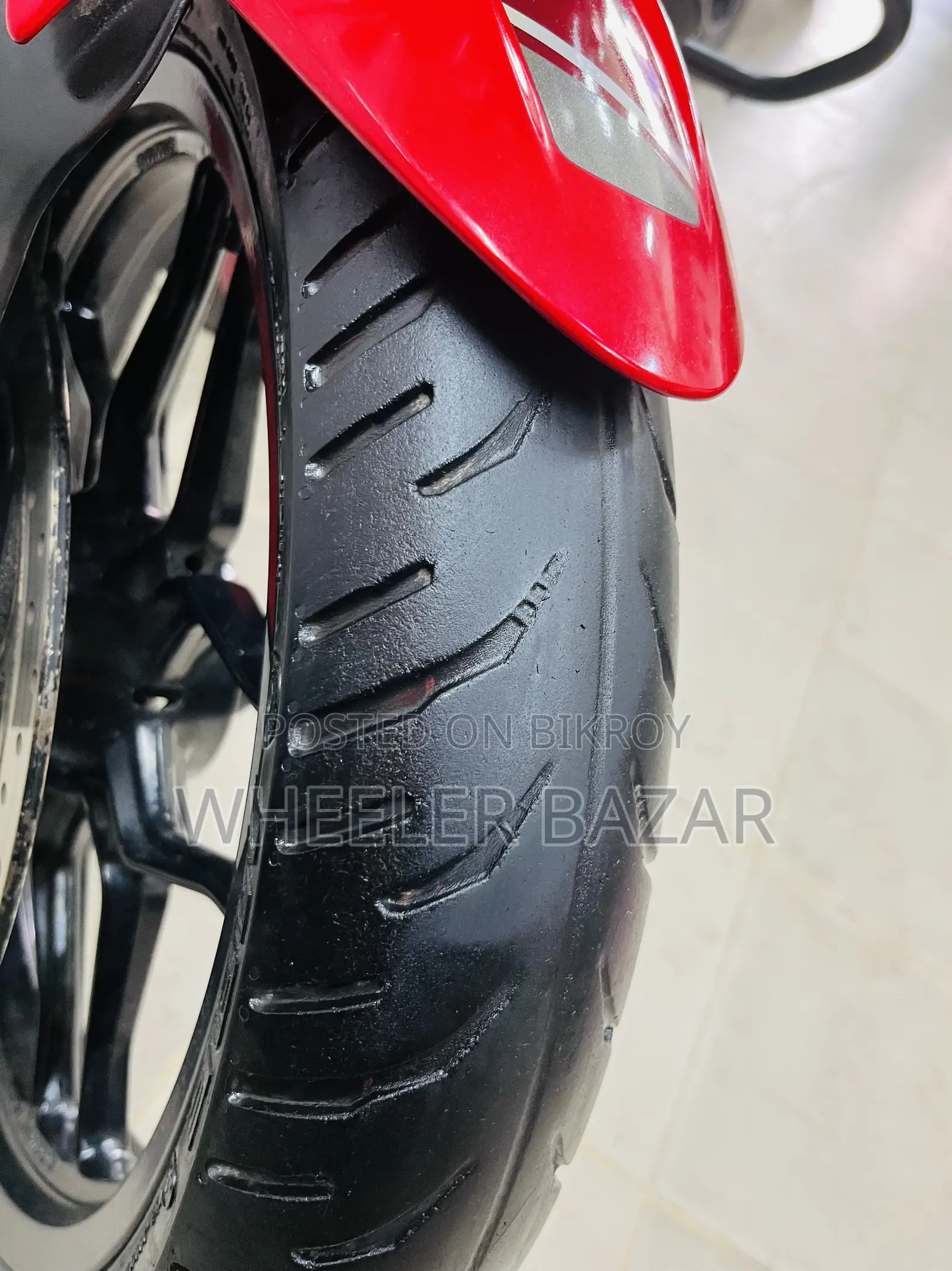 Bajaj Pulsar N250 2023 Red