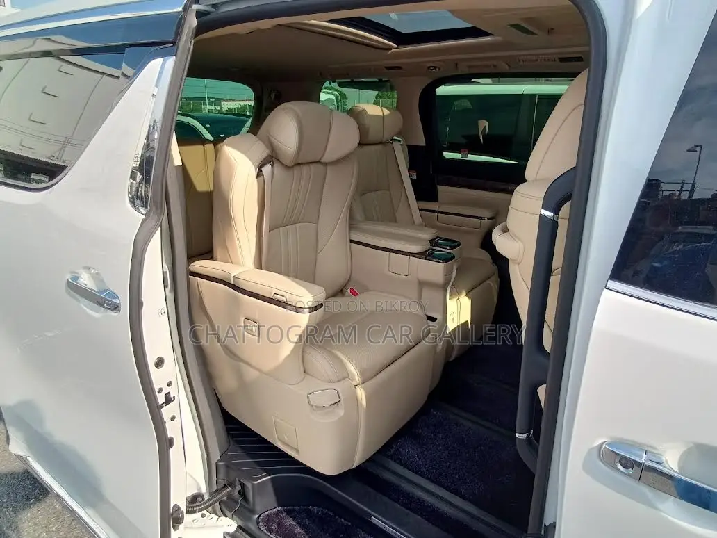 Toyota Alphard 2022 Pearl