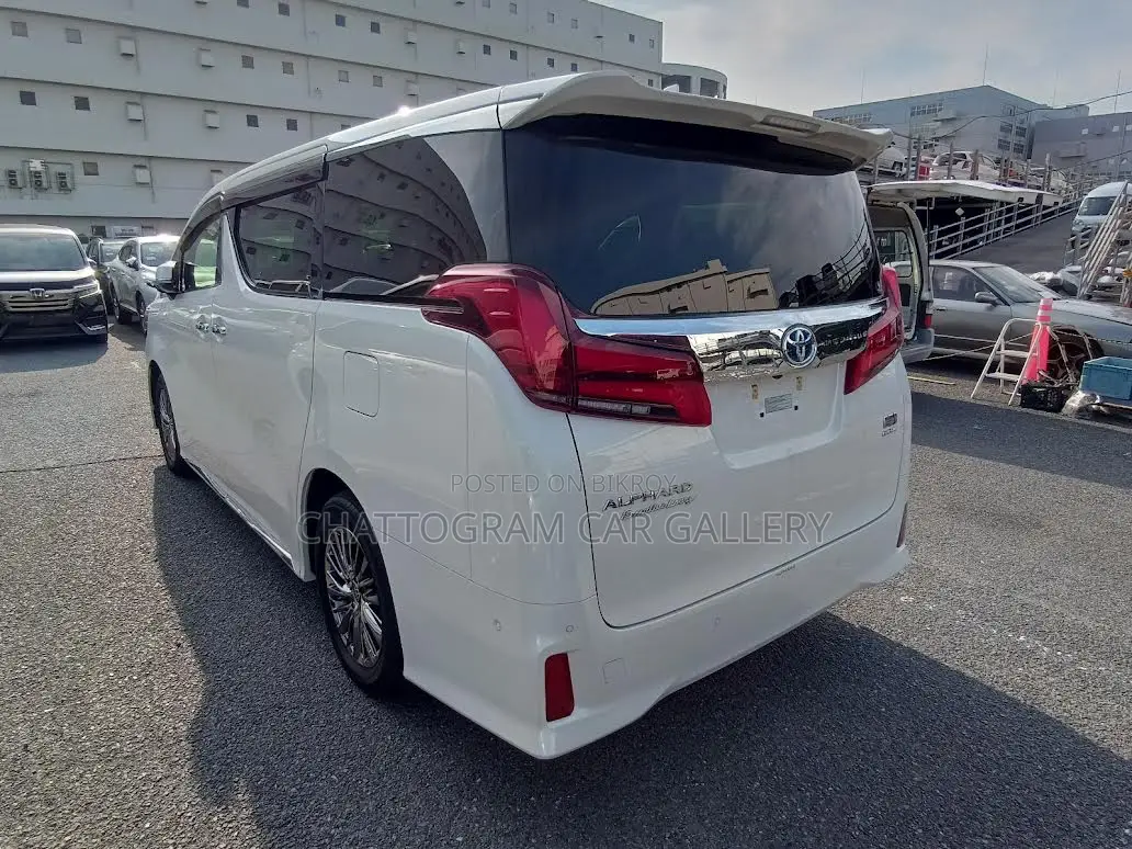 Toyota Alphard 2022 Pearl