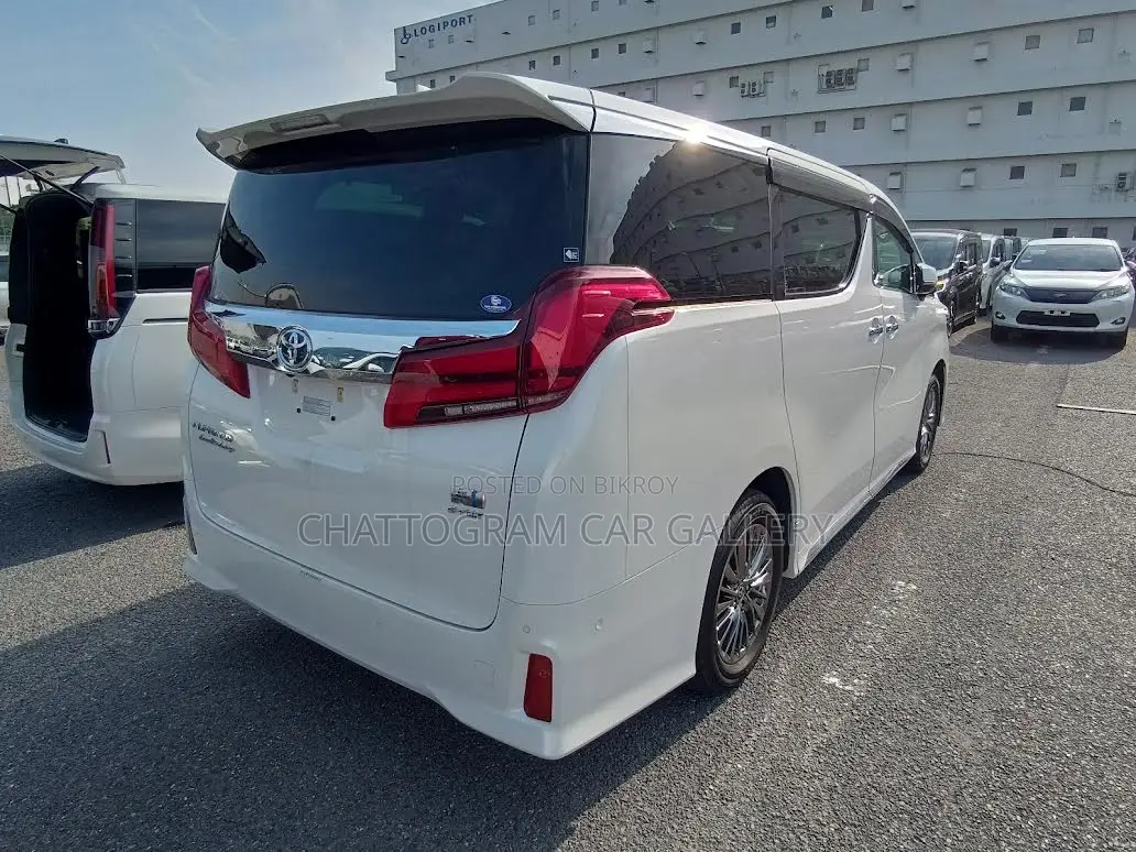 Toyota Alphard 2022 Pearl