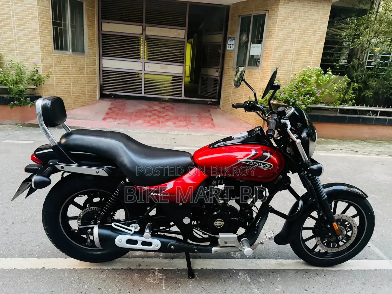 Bajaj Avenger 160 Street 2022 Red