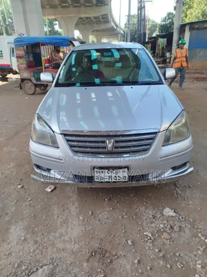 টয়োটা প্রমিও ২০০৫ রূপালী