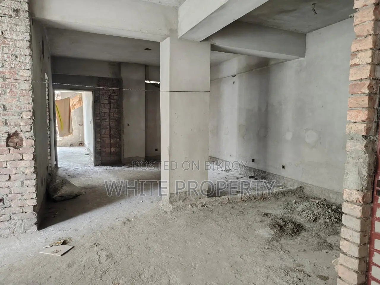 3 Bedroom Apartment in White Property, Vashantek for Sale