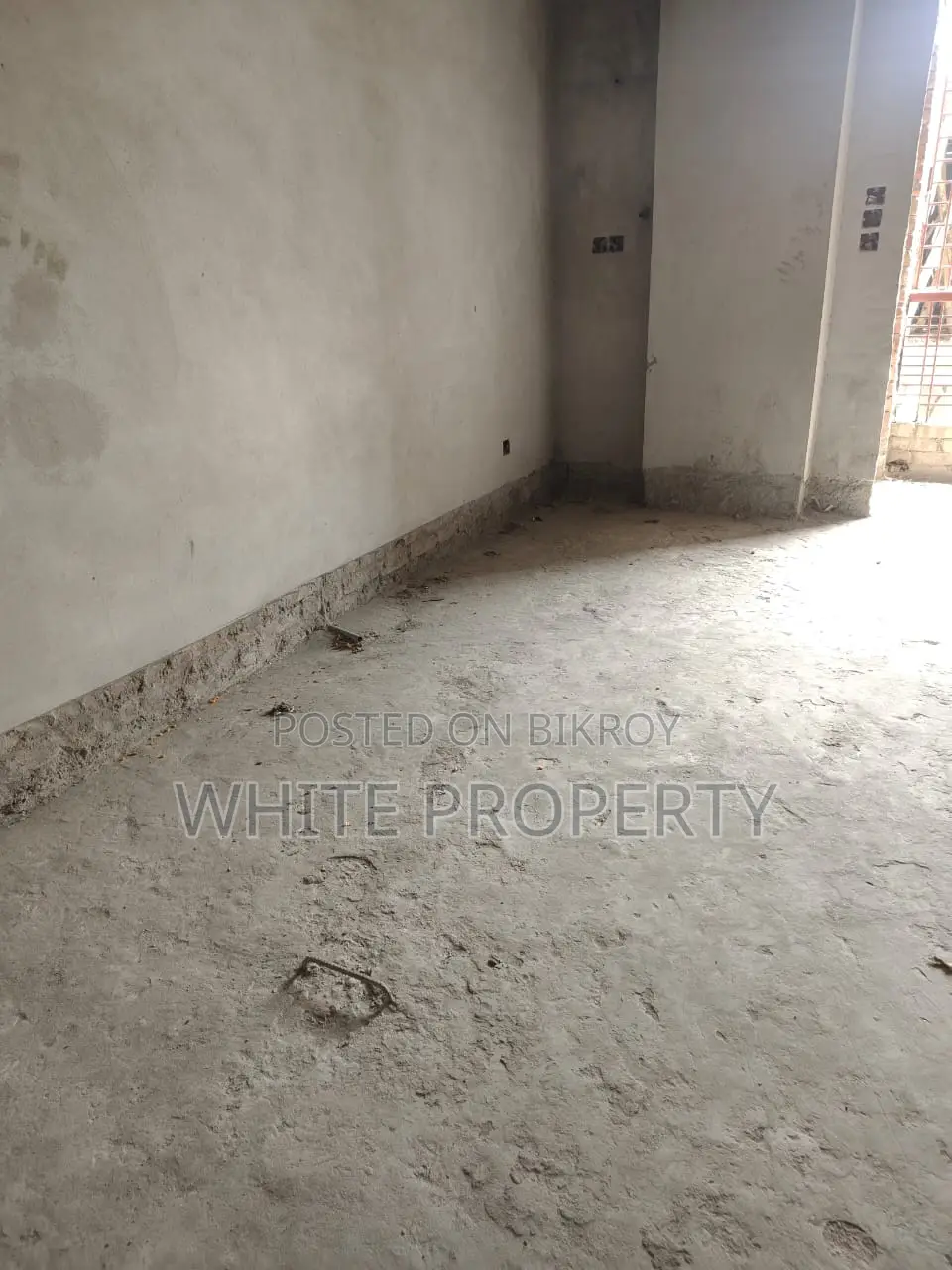 3 Bedroom Apartment in White Property, Vashantek for Sale
