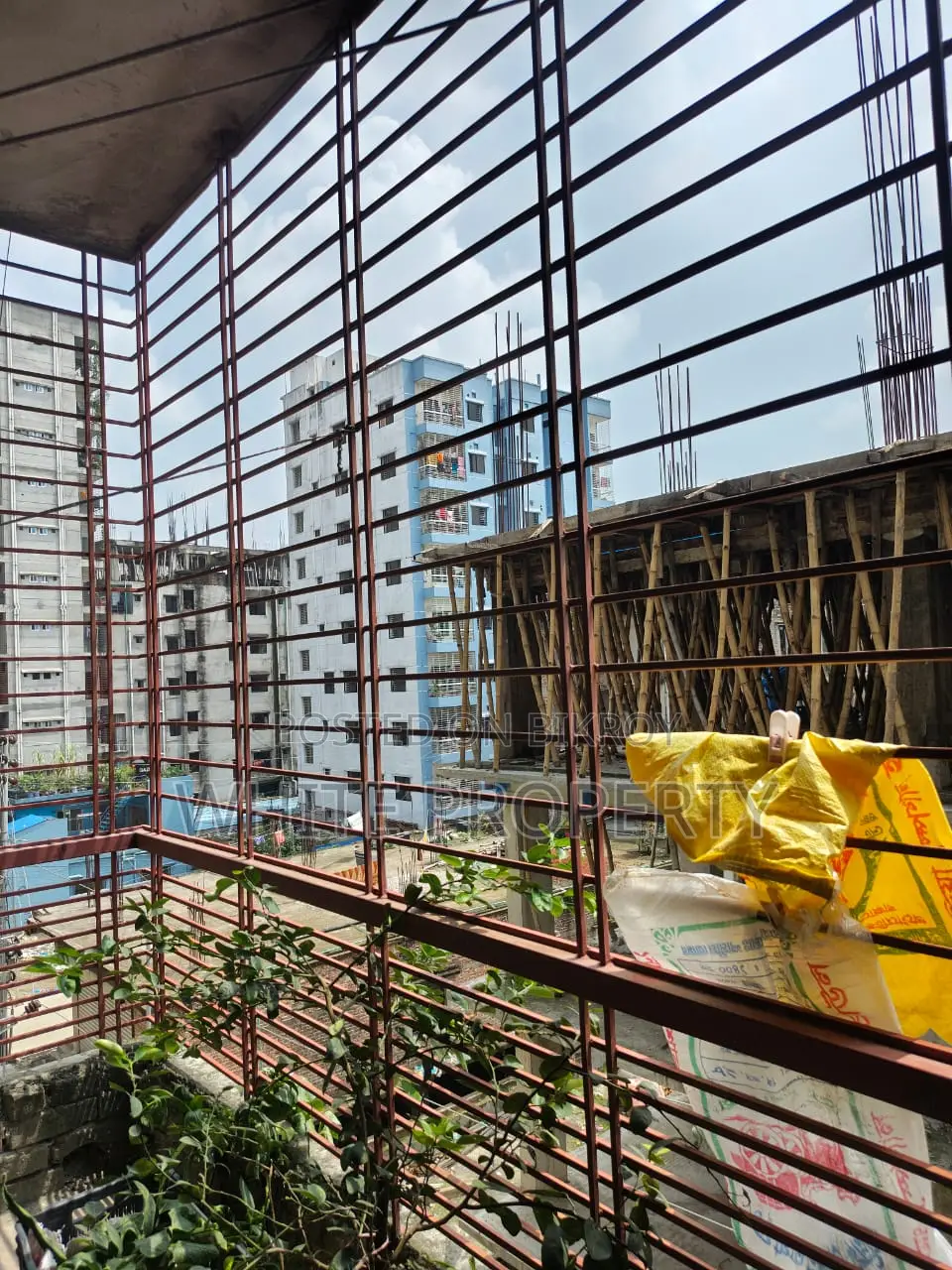 3 Bedroom Apartment in White Property, Vashantek for Sale