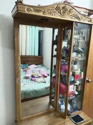 ড্রেসিং টেবিল (কাঠ)