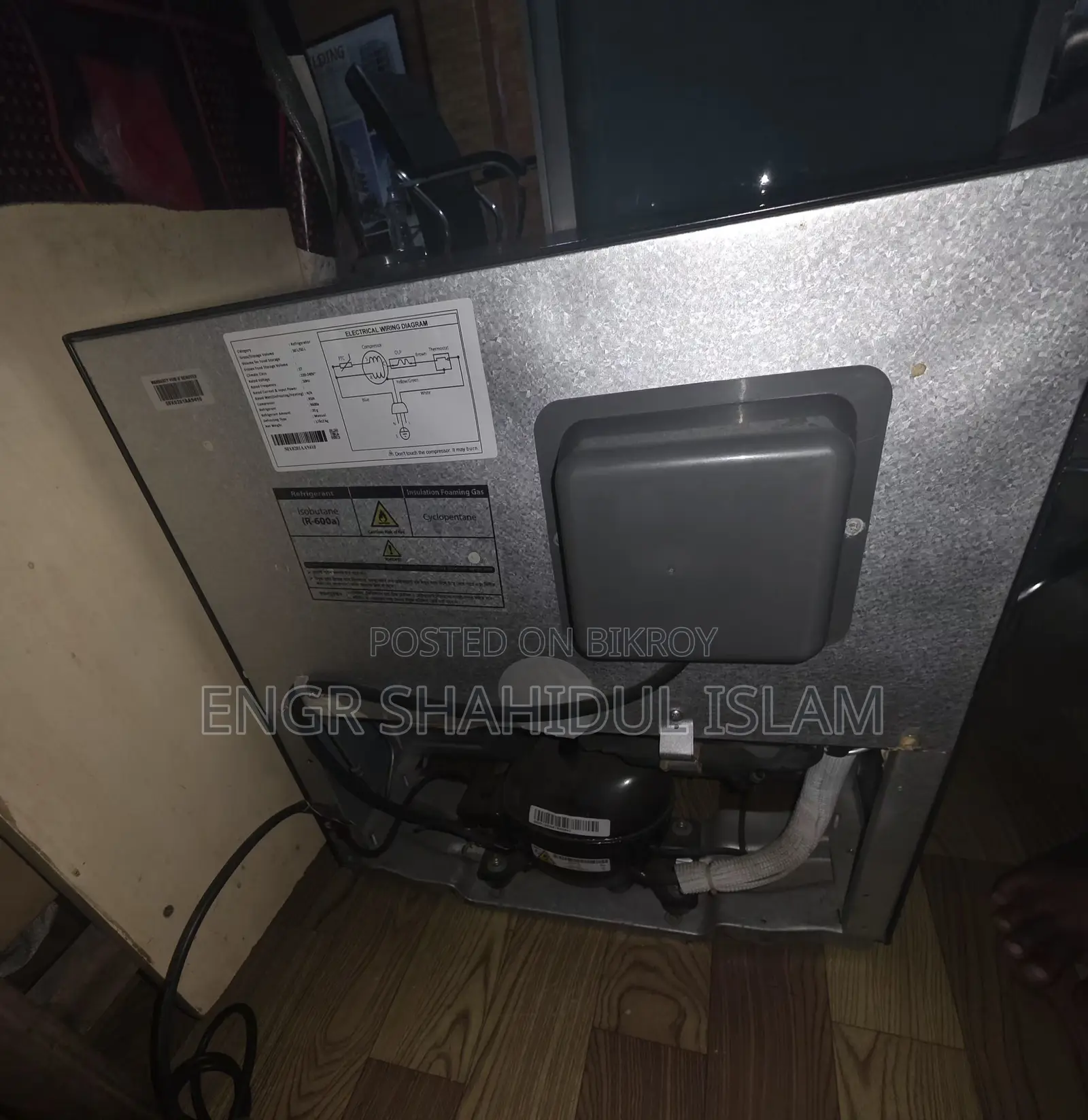 একদম ফ্রেশ কন্ডিশন এর ফ্রীজ