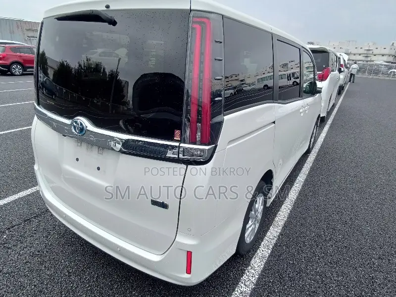 Toyota Noah 1.8 FWD Hybrid (7 seater) 2021 Pearl