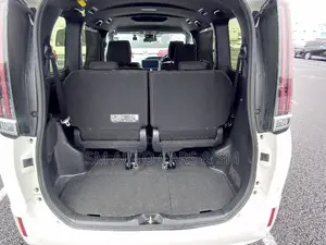 Toyota Noah 1.8 FWD Hybrid (7 seater) 2021 Pearl