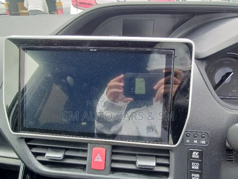 Toyota Noah 1.8 FWD Hybrid (7 seater) 2021 Pearl